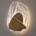 ARANDELA ALERA  EM TRAVERTINO FORMATO ORGANICO - Imagem 2